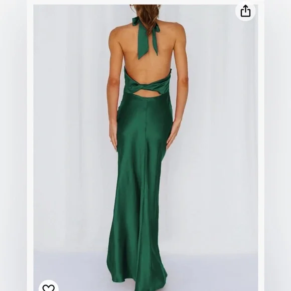 Elegant Green Halter Dress - Picture 2 of 4